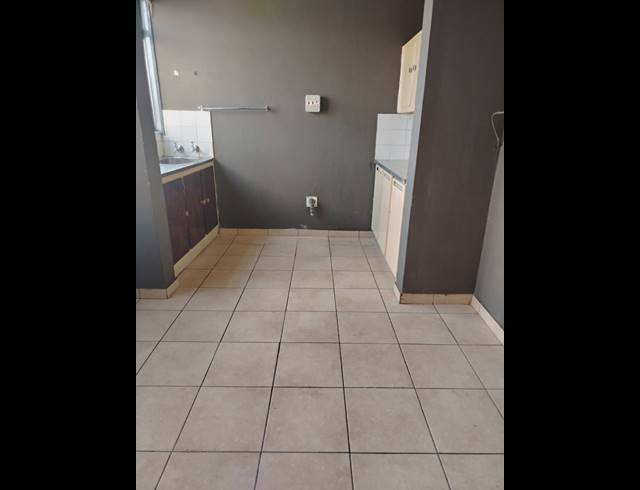 3 BEDROOM FLAT FOR SALE IN LENNOXTON